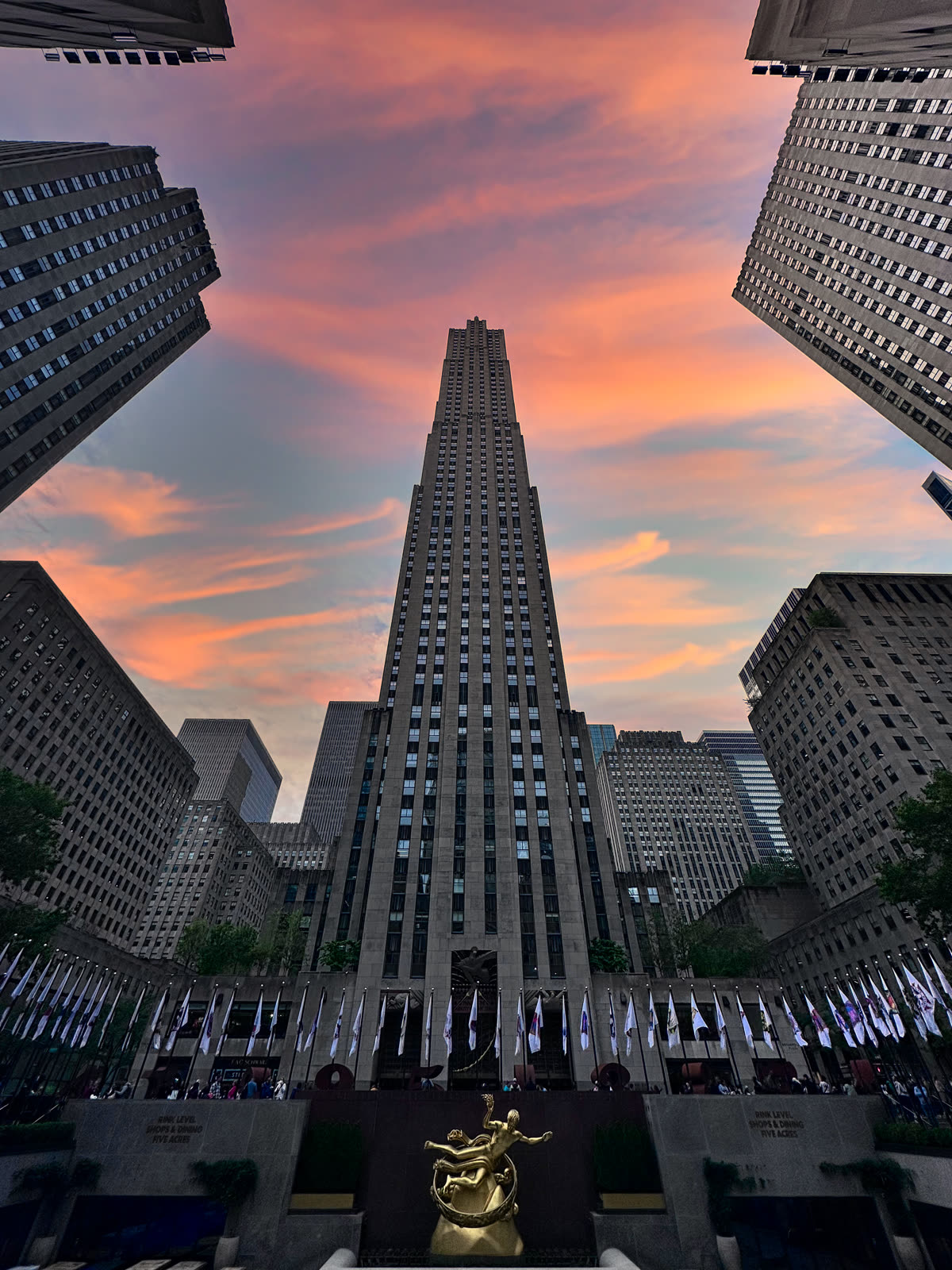 Rockefeller Center New York im Abendrot — Städtefotografie von Martina Ziegler